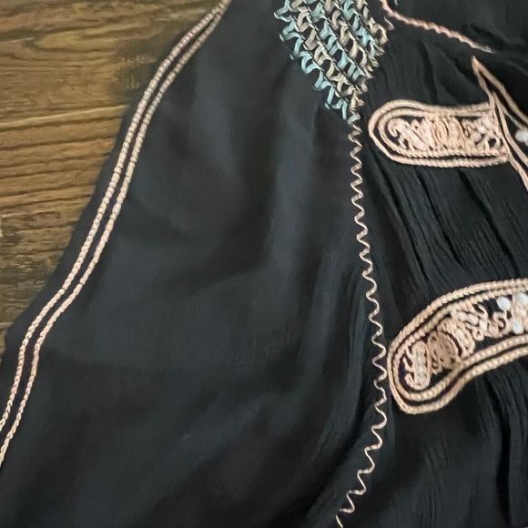Free People black with tribal print tunic size XS - Picture 8 of 9